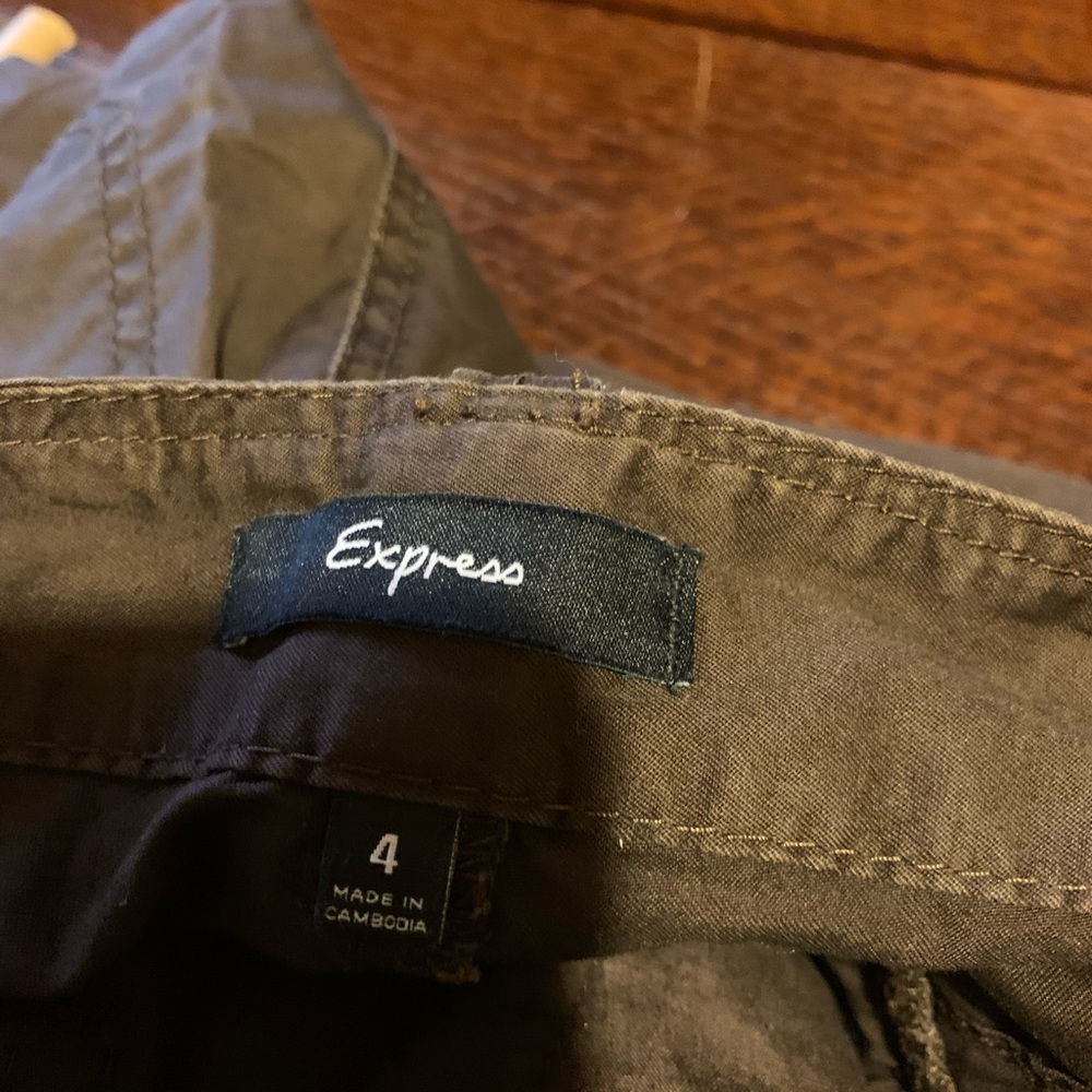 Chocolate brown cropped pants from Express, size 4